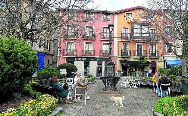 Plentzia dinamiza las compras de Navidad con 15.000 boletos 'rasca y gana' y premios por valor de 900 euros