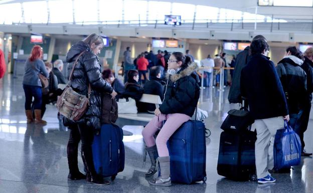 El aeropuerto de Loiu operará 1.100 vuelos en diez días en el primer puente de diciembre tras el covid