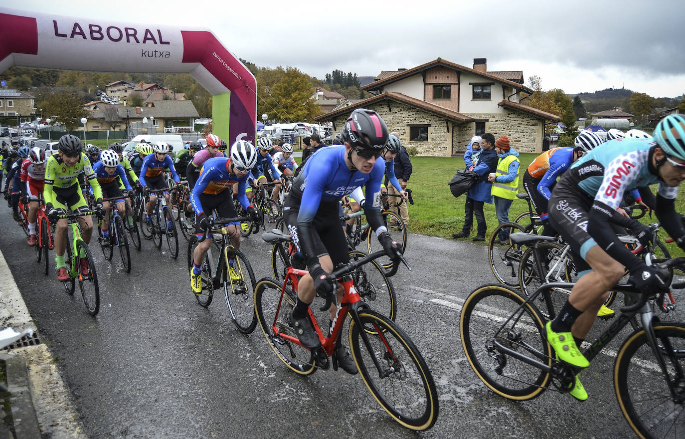 Sánchez y Odriozola dominan en Amézaga
