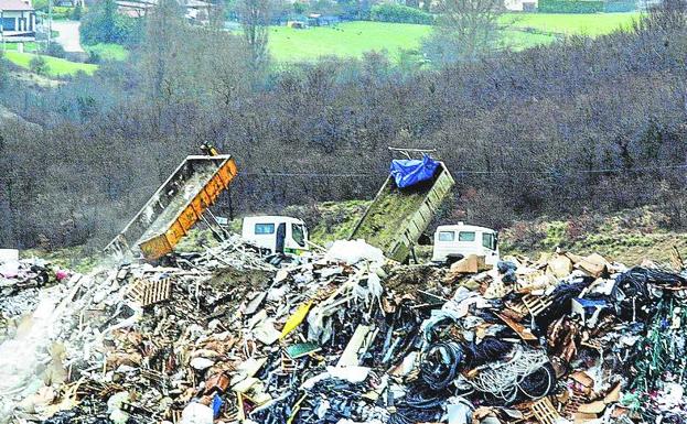 Tapia zanja que «Gardélegui es la única alternativa para almacenar amianto»