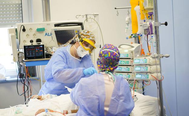 Suben los fallecimientos y los ingresados en UCI en Euskadi por el covid