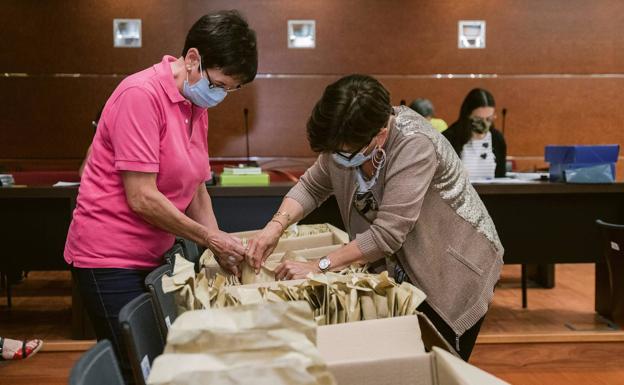 Los juzgados de Vitoria destruyen 15 toneladas de expedientes al año