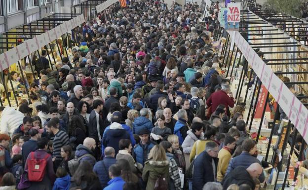 La Azoka supera la pandemia y bate récords de público y ventas