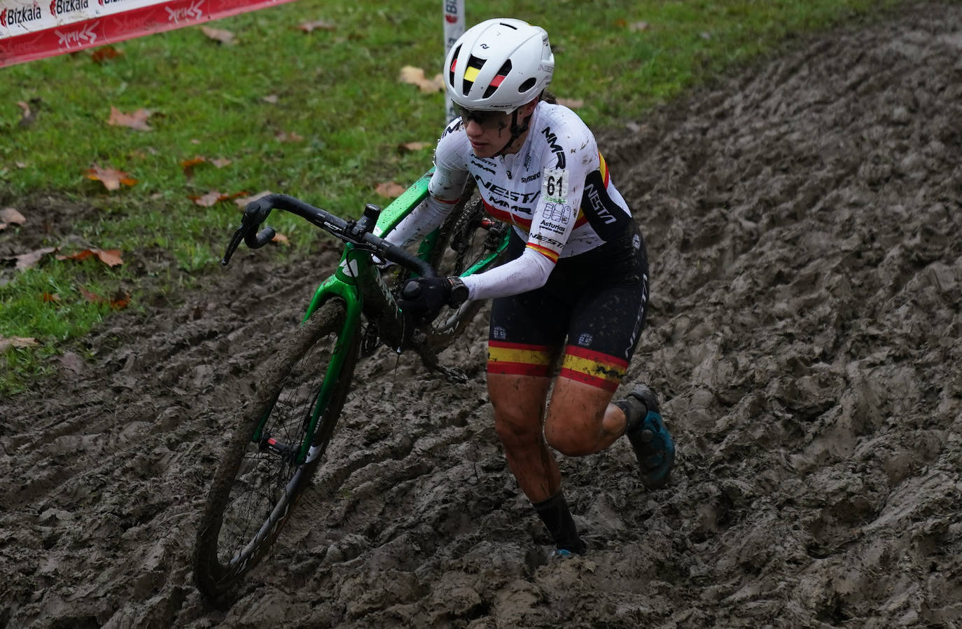 Anton Ferdinande y Lucía González triunfan en Igorre