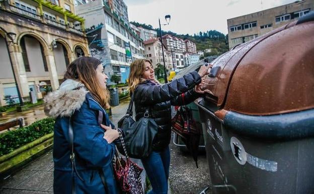 Los vecinos de Lea-Artibai se relajan en el reciclaje de basura