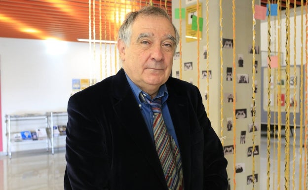 Escritores y profesores homenajean en la UPV/EHU a Jon Kortazar