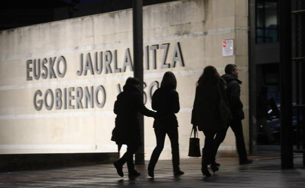 Euskadi se mantiene como la cuarta comunidad menos endeudada de España