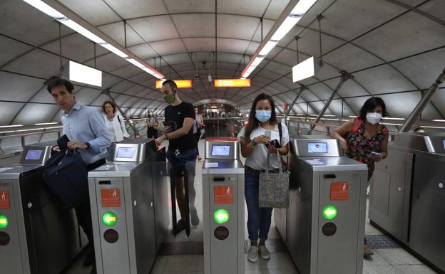 El Gobierno vasco garantiza 'in extremis' dinero para el descuento en el transporte