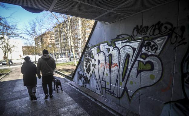 Vitoria creará una plataforma virtual para que la ciudadanía 'avise' de los grafitis