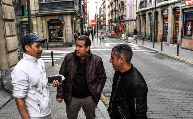 Marroquíes en Bizkaia: «En diez años se verá normal que nuestros hijos sean concejales y policías»