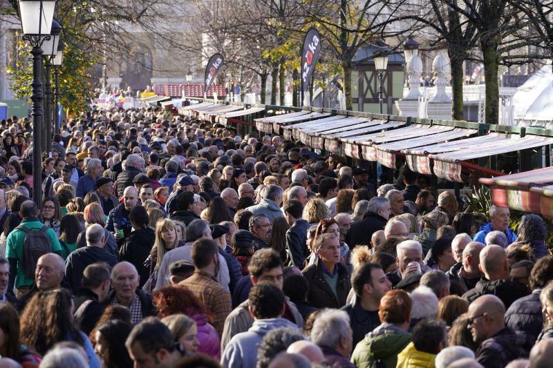 Miles de personas disfrutan de Santo Tomás