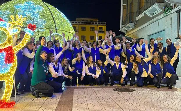 El coro Bi Hotsak triunfa en el certamen de villancicos de Santo Domingo