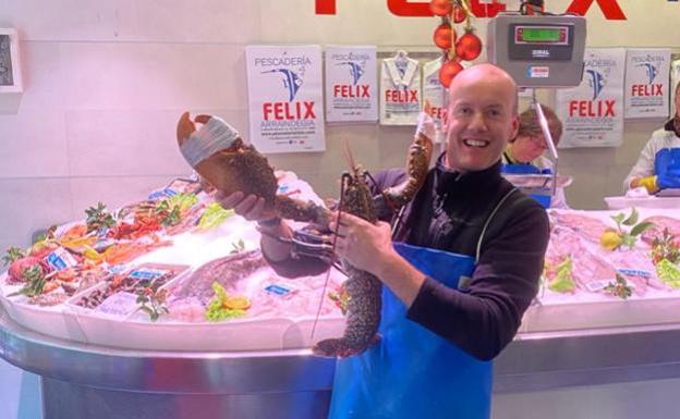 'Moby Dick', el bogavante de 4,3 kilos que se vende en una pescadería guipuzcoana