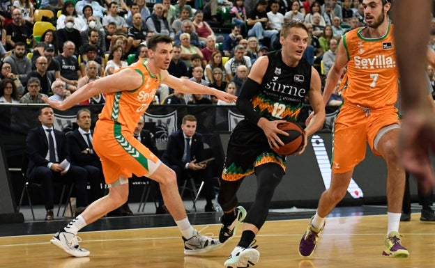 Hakanson: «En Miribilla podemos ganar a cualquier equipo»