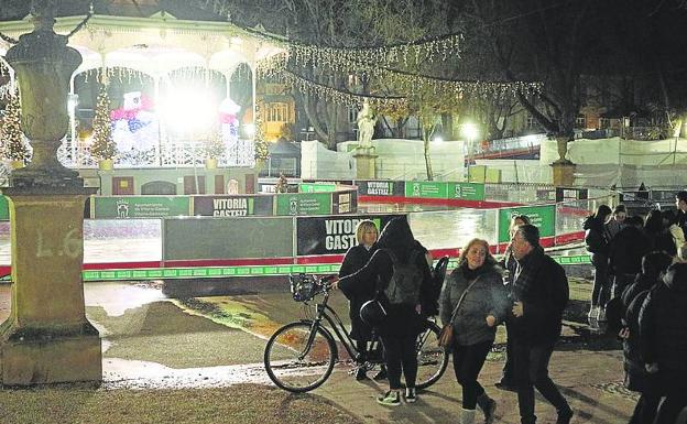 Cierra la pista de hielo de Vitoria por las altas temperaturas