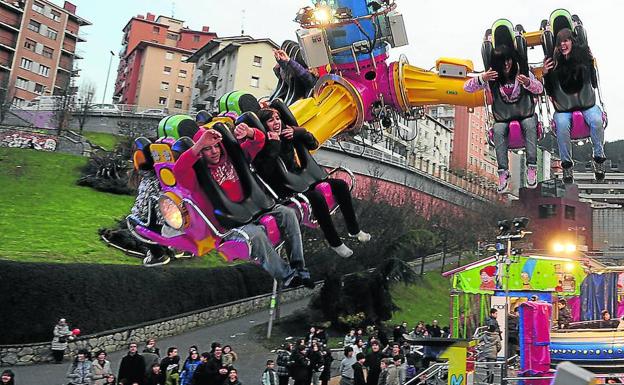 El parque infantil del Astelena y la pista de patinaje de Errebal, abiertos desde el lunes