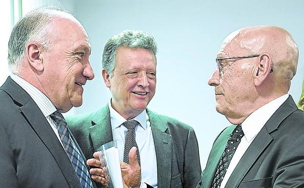 Mercedes deberá buscar relevo a Titos en la Cámara de Comercio