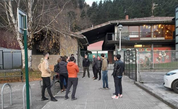 Aficionados al pádel de Llodio piden más pistas y mejor gestión del alquiler