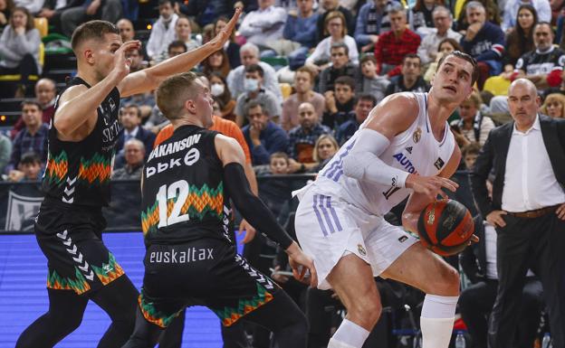 Noche espectacularde baloncesto en Miribilla