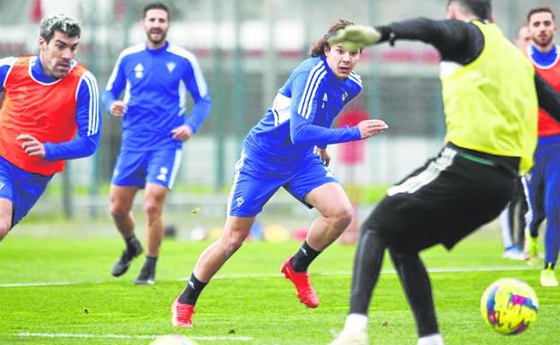 El Mirandés retoma la actividad con solo 17 jugadores de la primera plantilla en el grupo