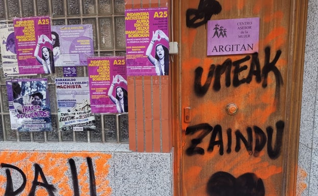 Aparecen pintadas en el local de una asociación feminista de Barakaldo tras el intento de homicidio de los dos menores