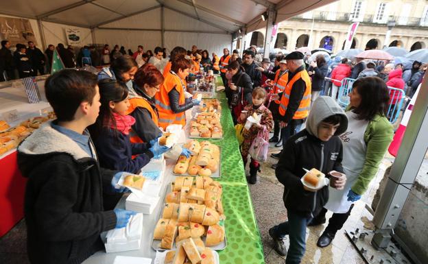 Cáritas reparte mañana 3.500 raciones de roscón solidario en Bilbao