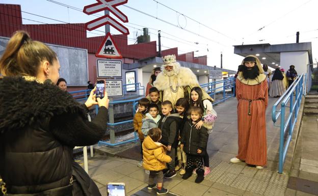 Así han sido las Cabalgatas de los Reyes Magos en Bizkaia