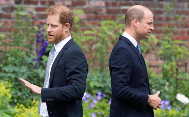 El Príncipe Harry confiesa que su hermano Guillermo le pegó tras insultar a Meghan