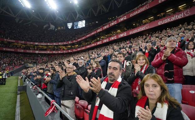 El aplauso y el cariño de San Mamés van al cielo