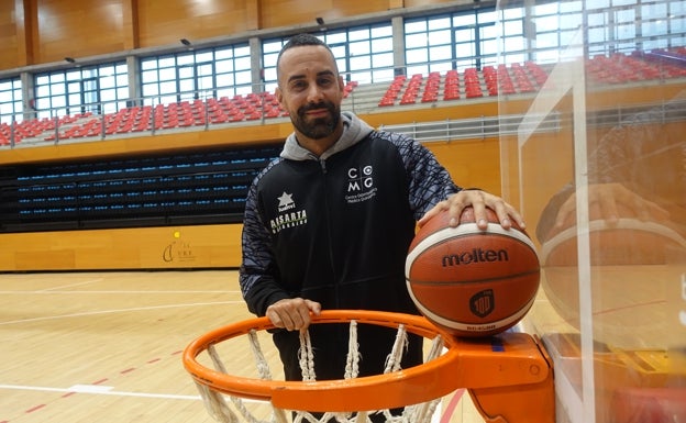 Manu Moreno dimite como entrenador del Ausarta Barakaldo