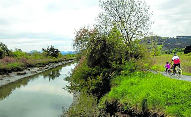 El paseo de acceso al Guggenheim de Urdaibai tendrá una terraza sobre la ría