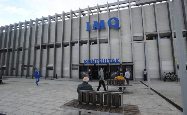 El Supremo exime al IMQ de incorporar a 79 limpiadoras de una contrata