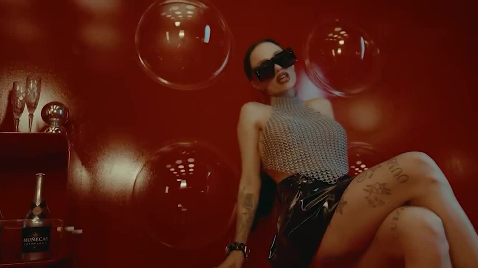 Miley Cyrus estrena 'Flowers', otro posible dardo dedicado a su expareja |  El Correo