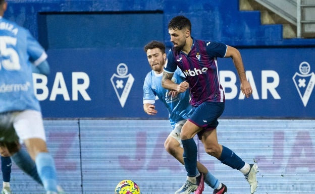Nolaskoain vuelve a volar con Garitano
