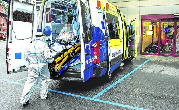 «Hasta dos días» para ingresar en planta tras ser atendido en Urgencias de Basurto