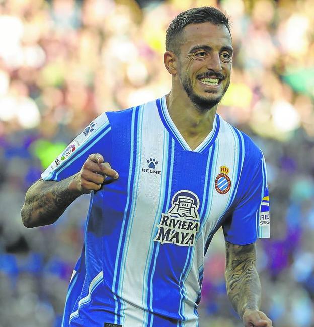 El delantero que domina los cielos