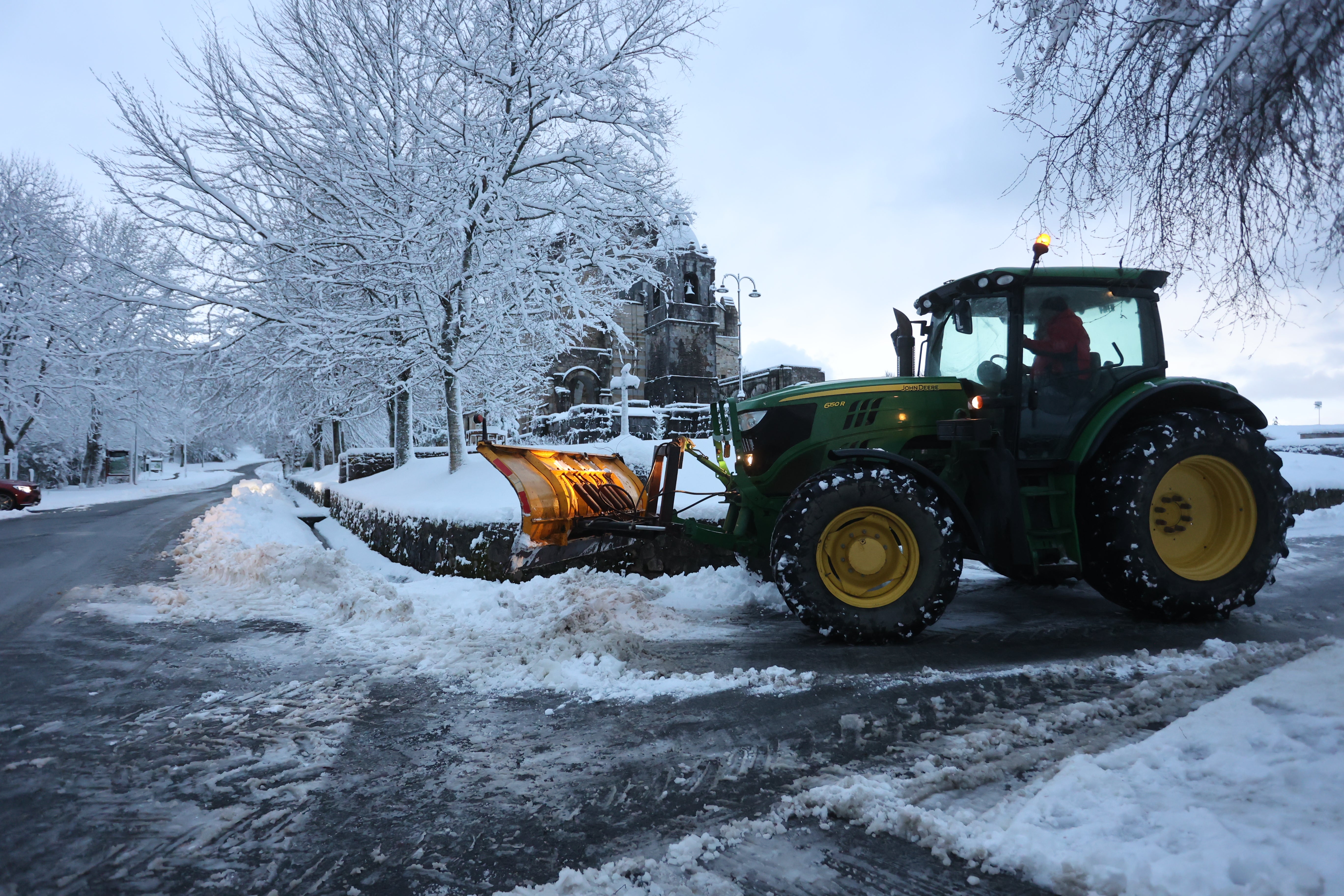 Las imágenes de la primera nevada del año en Bizkaia