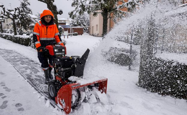 Erkoreka advierte que la nieve y el granizo persistirán «hasta la madrugada»