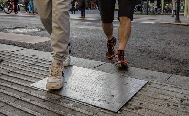 Vitoria revisará las 23 placas de los asesinados por ETA como piden los colectivos de víctimas