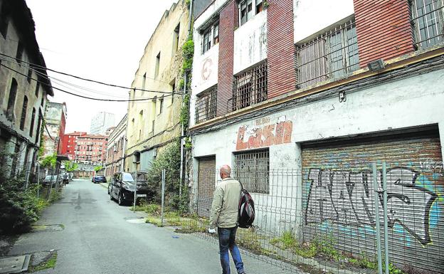 Bilbao protege otros 17 edificios industriales para salvar su memoria