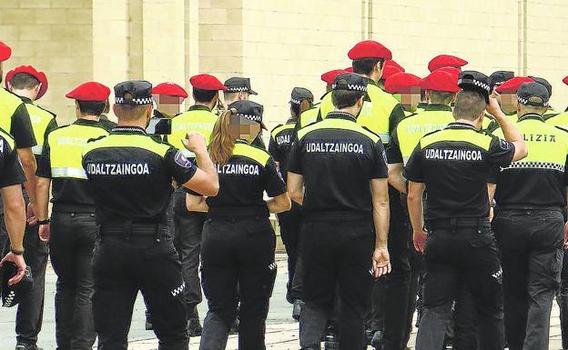 Un juzgado ordena a la Academia de Arkaute que readmita a un centenar de aspirantes a policías locales sin nivel de euskera