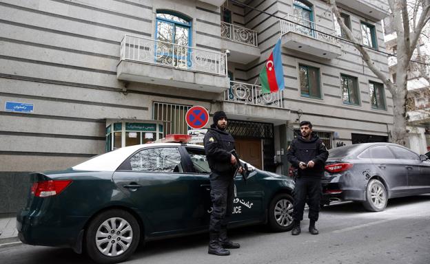 Un hombre asalta la Embajada de Azerbaiyán en Irán y mata al jefe de seguridad