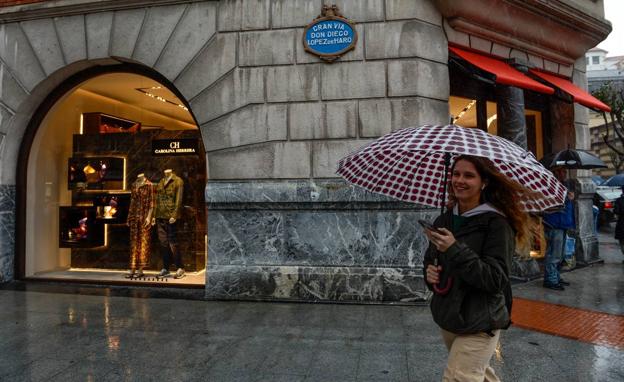 Carolina Herrera y Purificación García estrenan nuevas tiendas en la Gran Vía de Bilbao