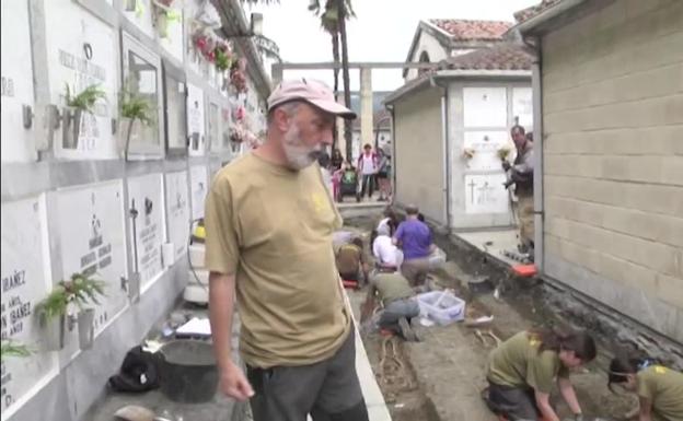 32 familias extremeñas dan su ADN para hallar a sus padres y abuelos muertos en la cárcel franquista de Orduña