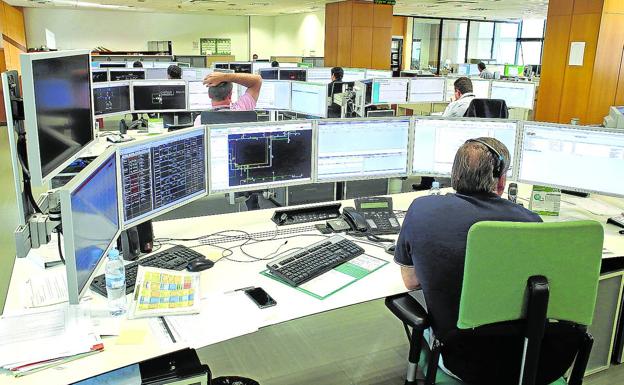 Euskadi sortea la sangría de despidos del sector tecnológico y crecerá con 1.500 empleos al año