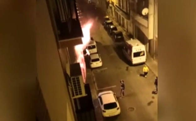 «Ayuda, ayuda», los gritos de angustia en el incendio que costó la vida a tres estudiantes en Huelva