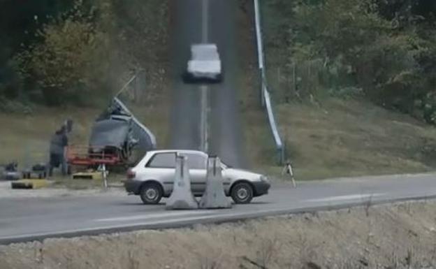 Así queda un coche tras chocar con otro a 200 km/h