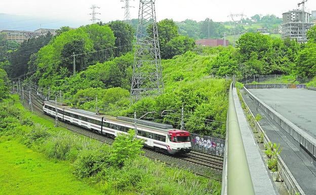 Adif refuerza la seguridad de la línea entre Basauri y Orduña para evitar accesos indebidos