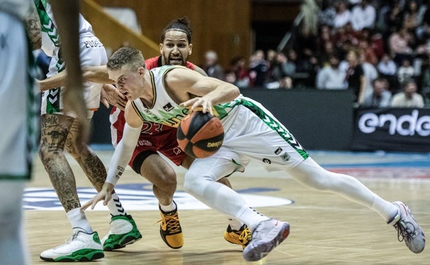 Hakanson, baja ante el Obradoiro