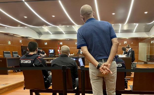 15 años de cárcel por violar durante meses a su ex y someter con amenazas a sus dos hijos